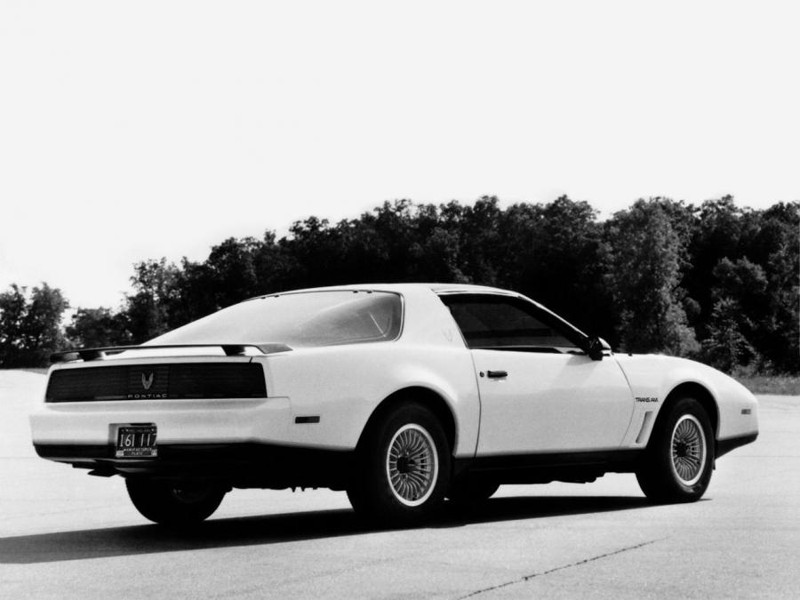  Pontiac Firebird Trans Am 1983 года  (фото 19 из 22)
